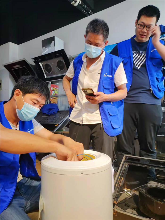 鞍山家電清洗行情好，9800元做洗多多家電清洗加盟商！